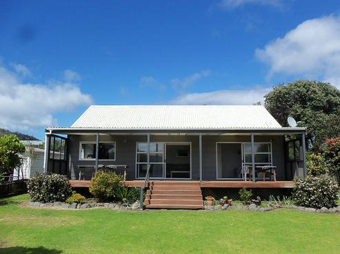 221 Kenwood Drive, Matarangi