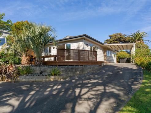 16 Callender Terrace, Paraparaumu Beach