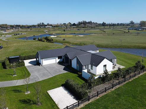 13 Mapleham Drive, Pegasus