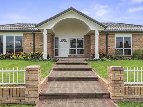 14 Huntington Drive, Huntington