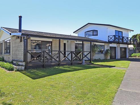 13 Spriggs Crescent, Greenmeadows