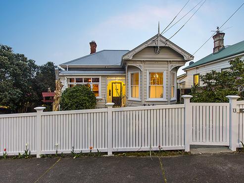 13 Western Springs Road, Morningside