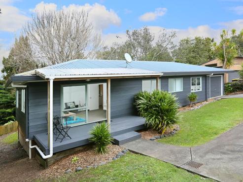27A Tirimoana Road, Te Atatu South