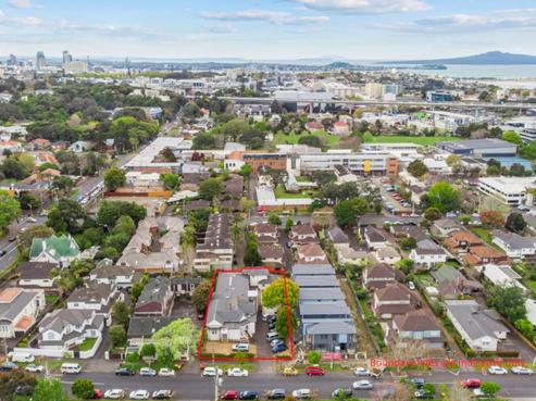 19 Kipling Avenue, Epsom