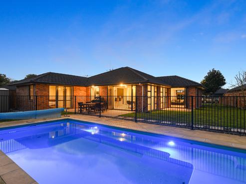 42 Winchester Place, Rototuna North