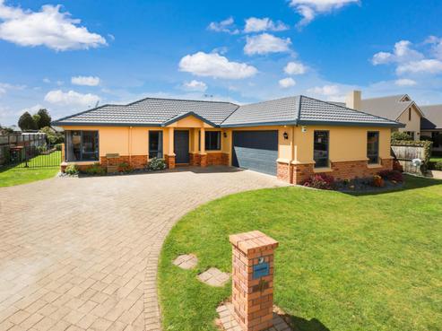 7 Grace Avenue, Rototuna North