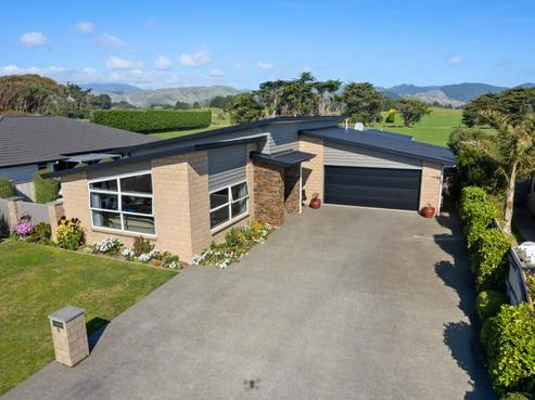 96 The Drive, Paraparaumu Beach