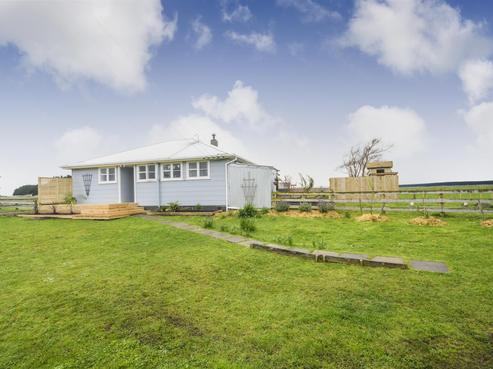 390 Beamish Road, Bulls