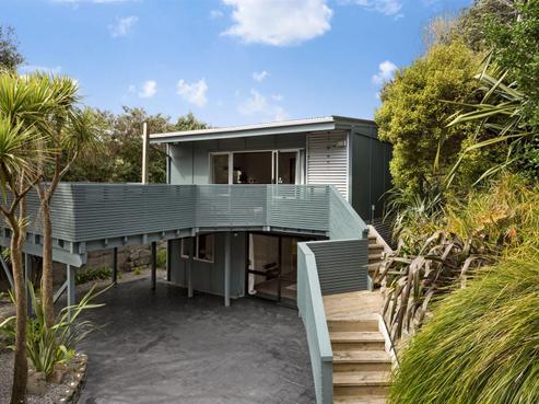 6 Menin Road, Raumati South