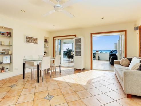 1036 Whangaparaoa Road, Tindalls Beach