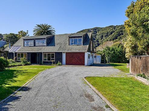 227 Marine Drive, Lowry Bay