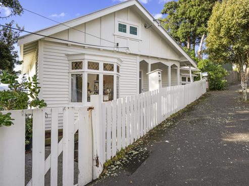 6 Blythe Street, Berhampore