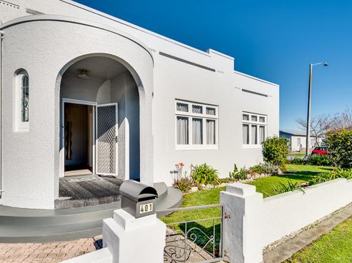 401 Massey Street, Akina