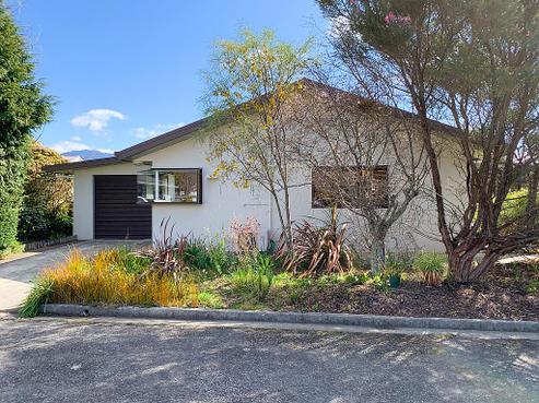 2D Feary Crescent, Takaka