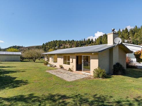 15 Hopkins Street, Luggate