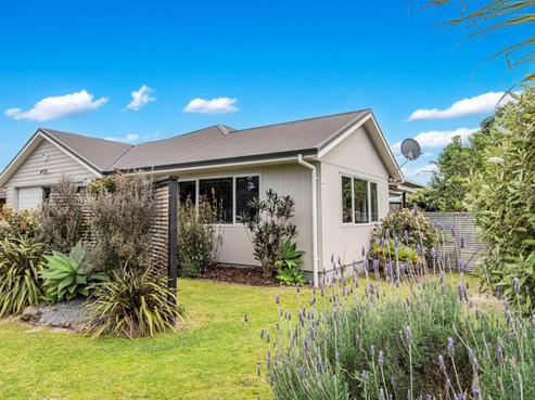11 Endeavour Place, One Tree Point
