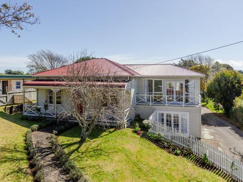 99 Amohia Street, Paraparaumu