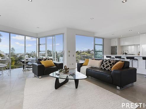 32A Parr Terrace, Castor Bay