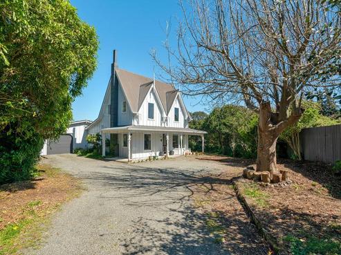 112 Leinster Avenue, Raumati South