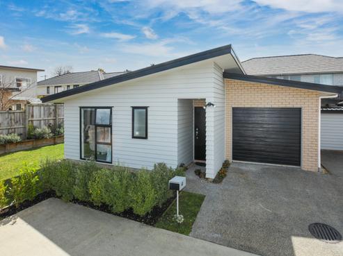 60 Sylvester Crescent, Flagstaff
