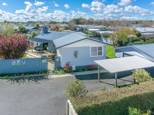 6 Rhonda Avenue, Deanwell
