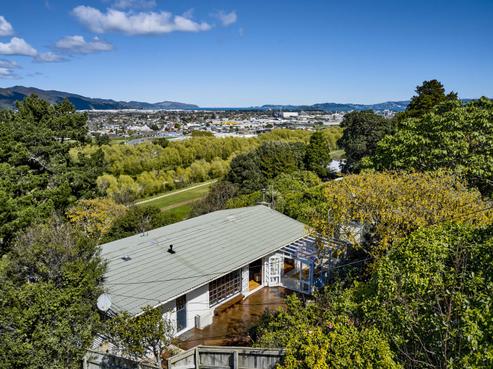 10 Wairere Road, Belmont