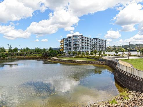 504/1 Rose Garden Lane, Albany
