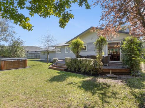 16 Lucknow Road, Havelock North