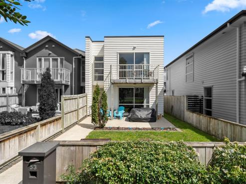 53 Phar Lap Crescent, Takanini