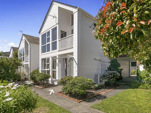 6/3 Kowhai Street, Eastbourne