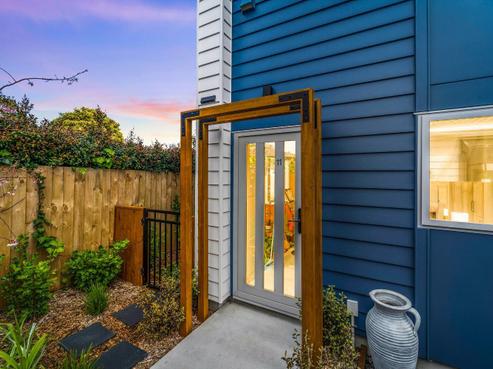 11/8 Yeovil Road, Te Atatu Peninsula