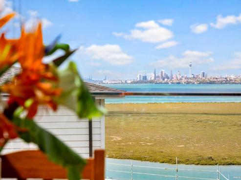 195 West Harbour Drive, West Harbour