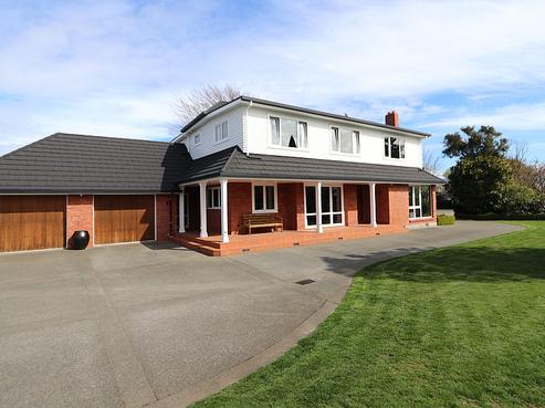 391 Queens Drive, Windsor