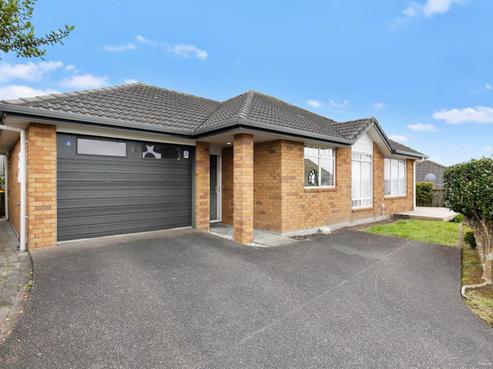 31 Regents Park Place, Massey