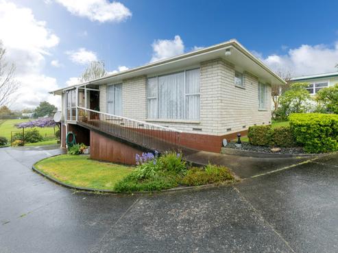 85 Tuhikaramea Road, Dinsdale