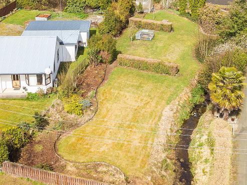 12 Iona Street, Lawrence