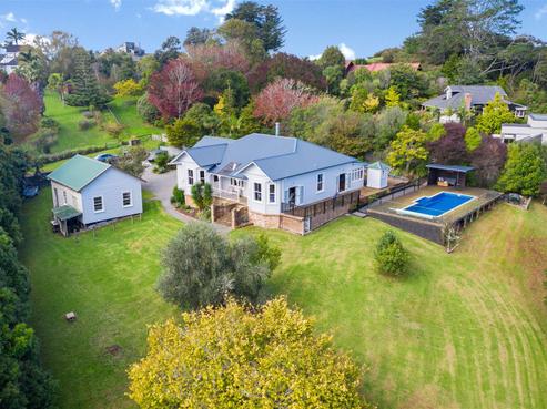149 Whangaparaoa Road, Red Beach
