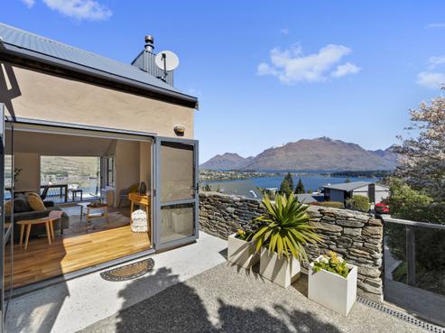 29 Woodlands Close, Queenstown Central