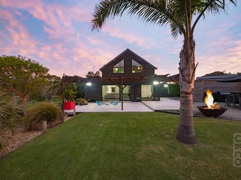 206 Waitakere Road, Waitakere