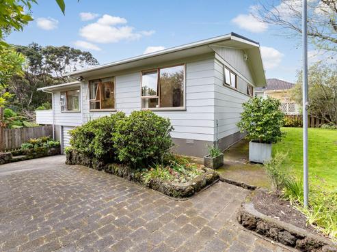 34 Spinella Drive, Bayview