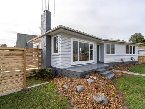15 Anderson Road, Deanwell