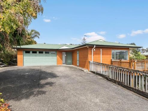 16 Thomas Rea Place, Te Atatu South
