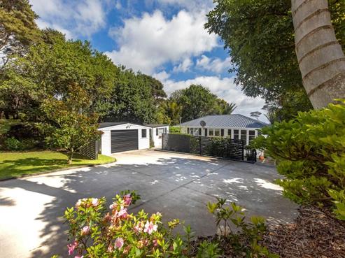 245 Scenic Drive, Titirangi