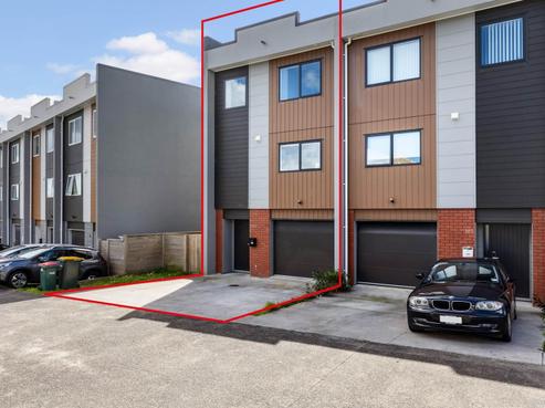 103 Bordeaux Parade, Te Atatu South