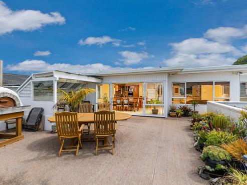 13 Kiteroa Terrace, Rothesay Bay