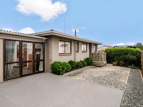 2/176 Pigeon Mountain Road, Half Moon Bay