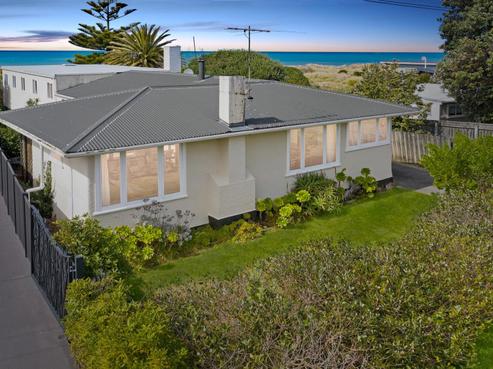 15 Blue Pacific Parade, Riversdale Beach