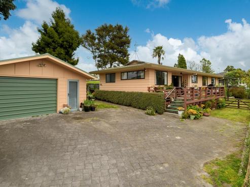 64 Welcome Bay Road, Welcome Bay