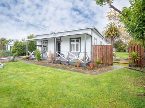 9 Huia Street, Pahiatua