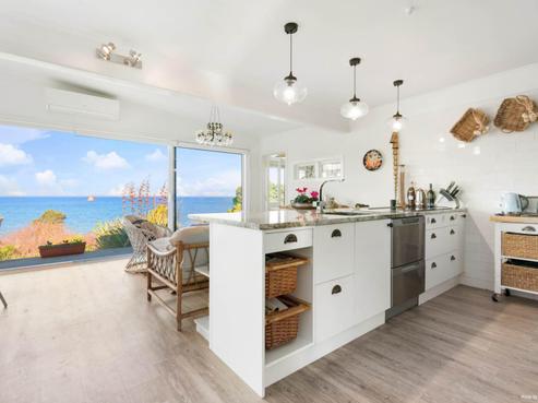 8 Crown Road, Tindalls Beach
